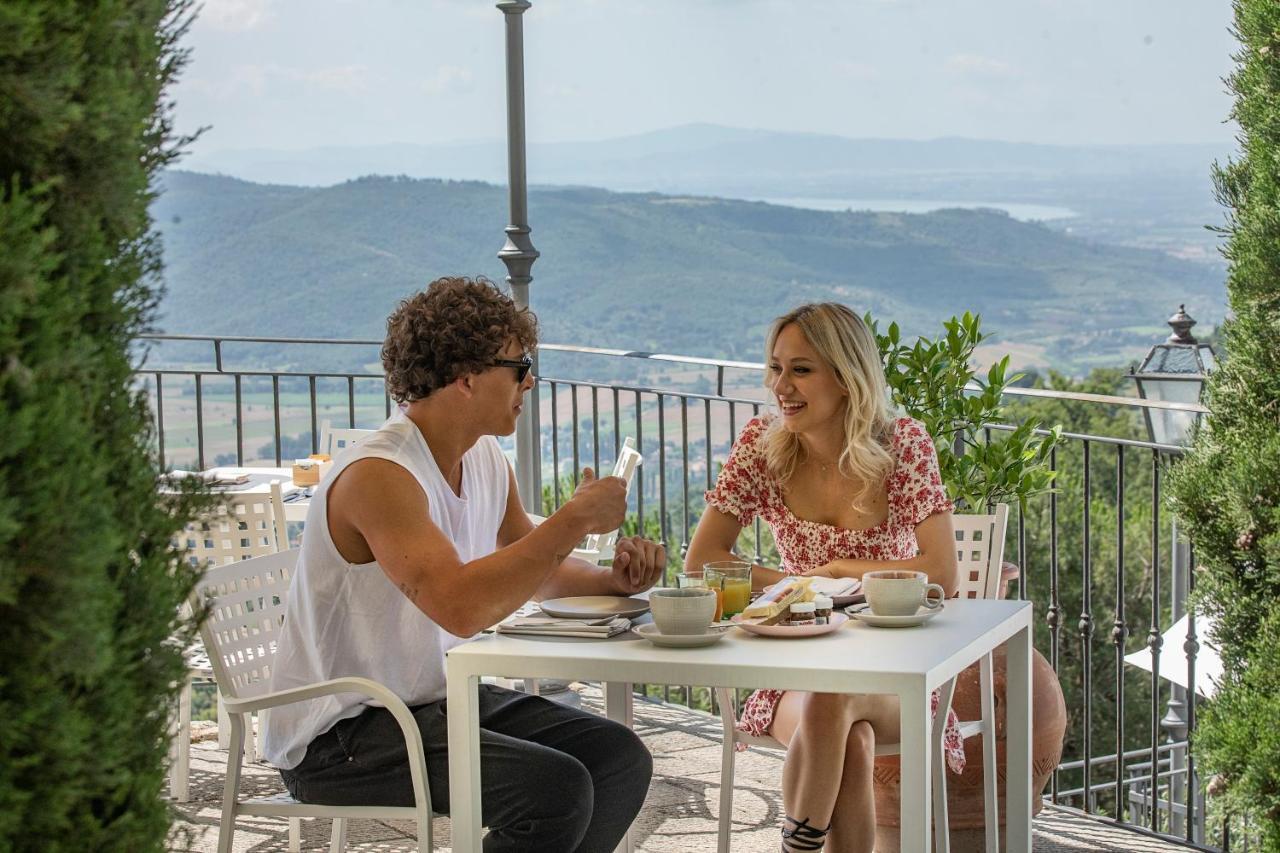 Locanda Agli Amici Cortona Exteriör bild